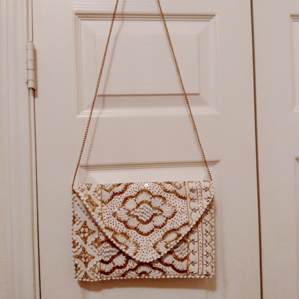 Cross body clutch